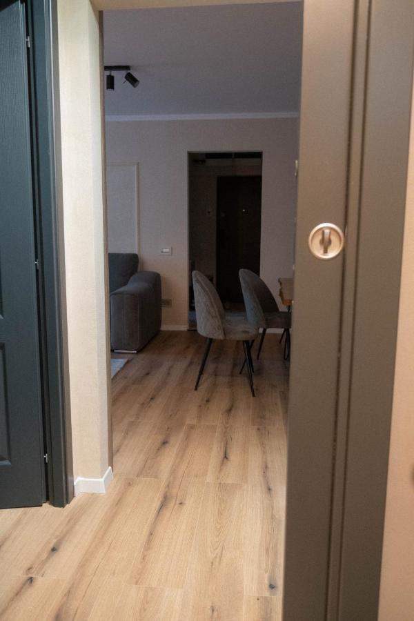 Cosy 2 Rooms Apartment In The Center Of The City Boekarest Buitenkant foto