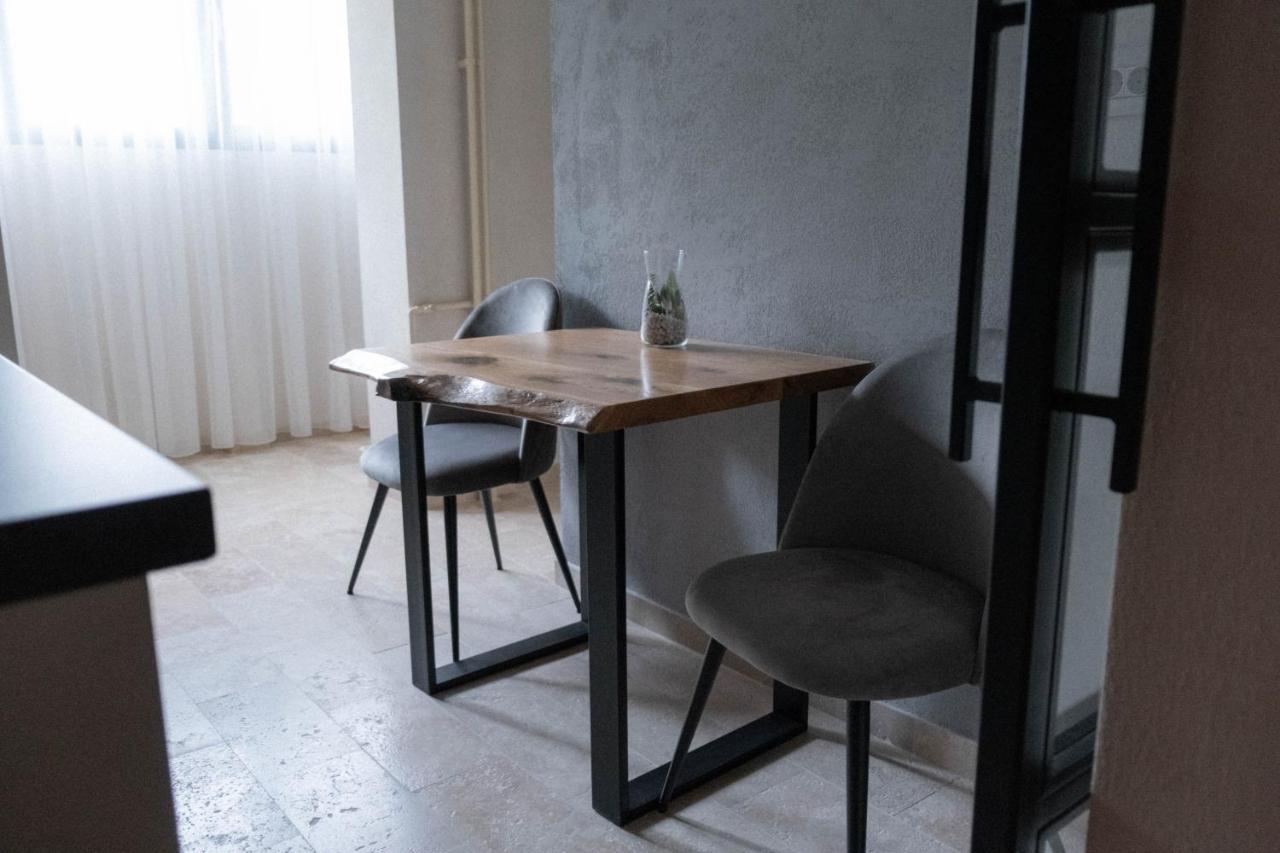 Cosy 2 Rooms Apartment In The Center Of The City Boekarest Buitenkant foto