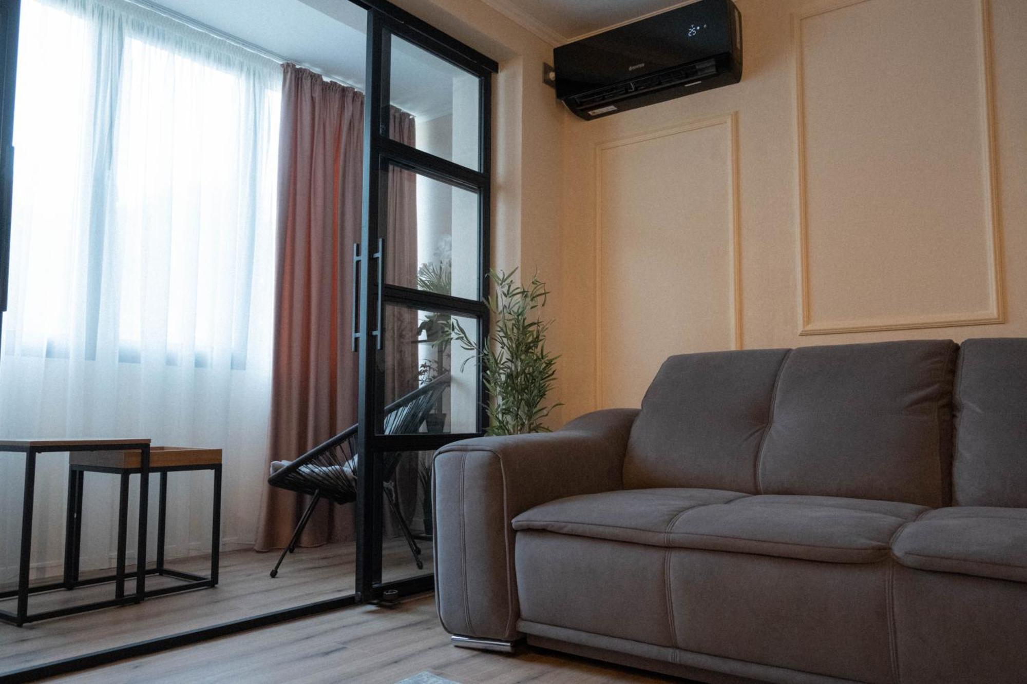 Cosy 2 Rooms Apartment In The Center Of The City Boekarest Buitenkant foto